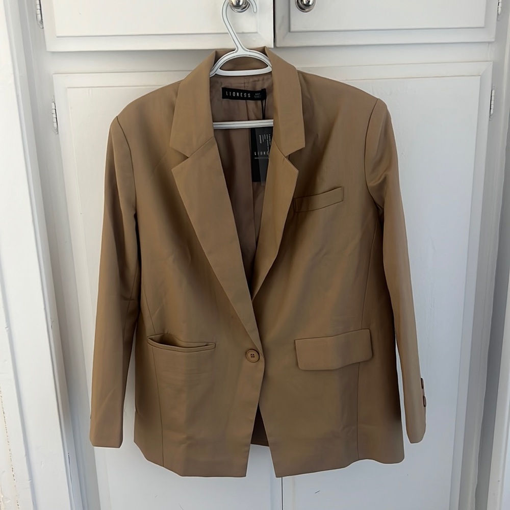 lioness beige blazer